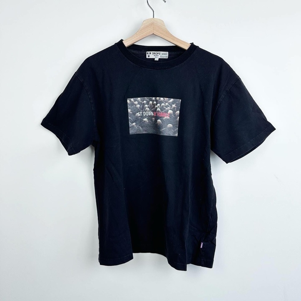 drops black tee